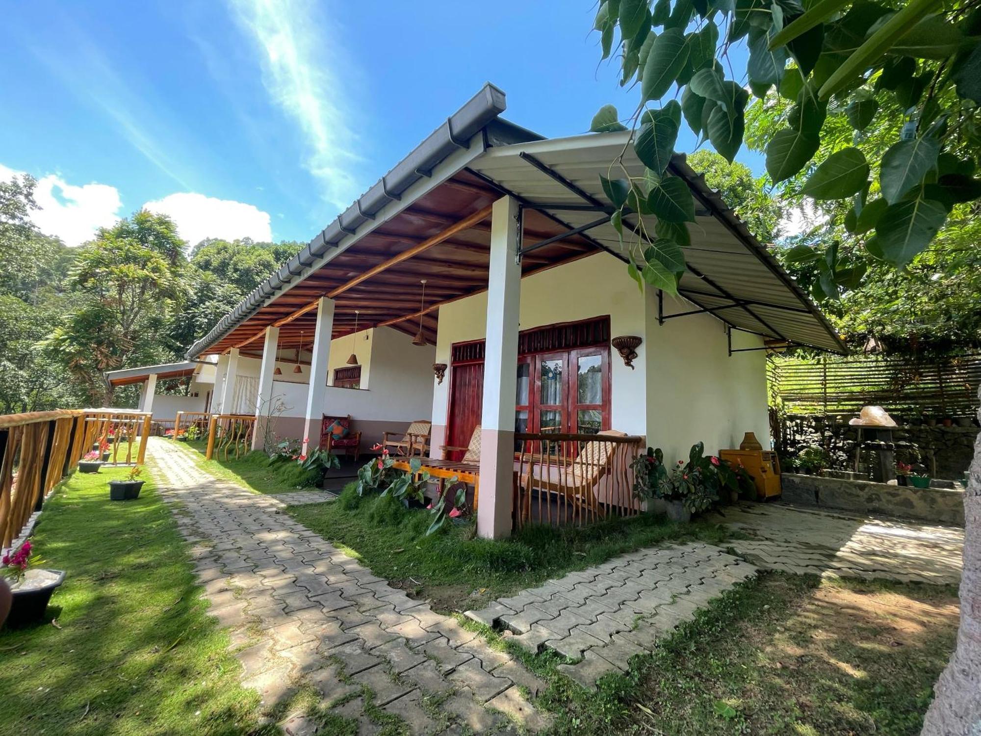 Rainbow Sky Cottage Ella Room photo